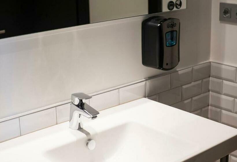 Deluxe-perhehuone, Koisi Hostel