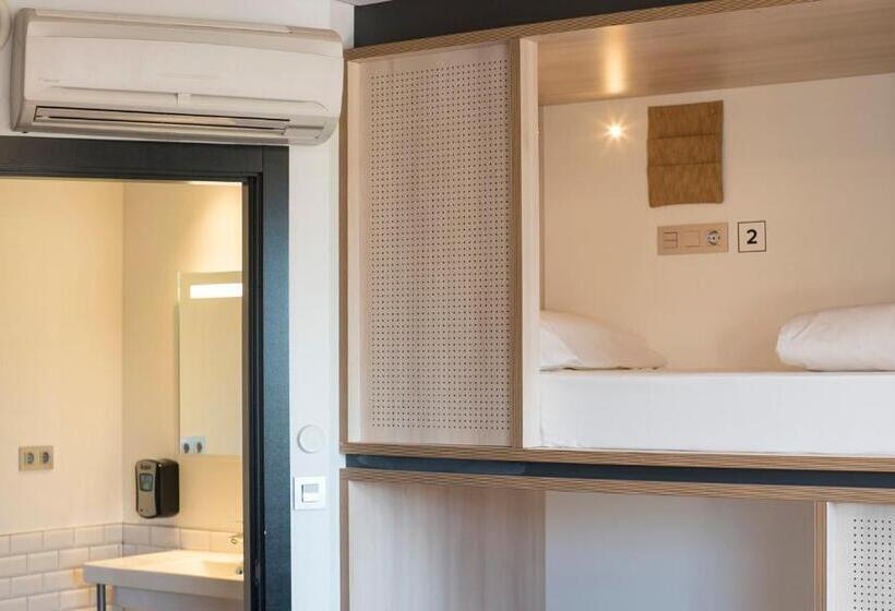 Standard Neljän Hengen Huone, Koisi Hostel