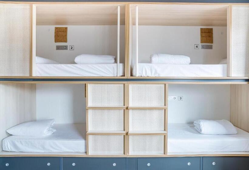 Standard Neljän Hengen Huone, Koisi Hostel