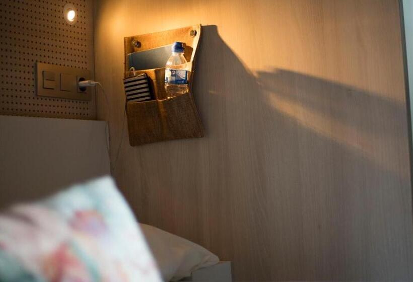 Vuode Makuusalissa, Koisi Hostel