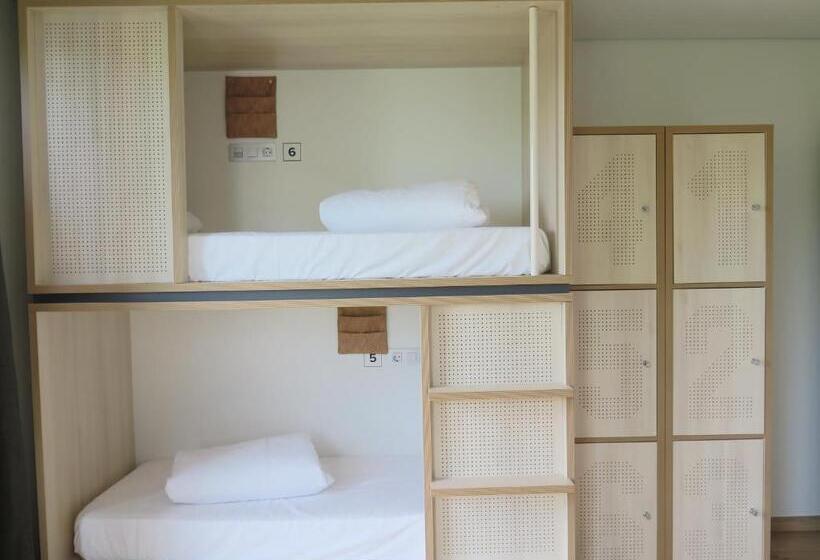 Vuode Makuusalissa, Koisi Hostel