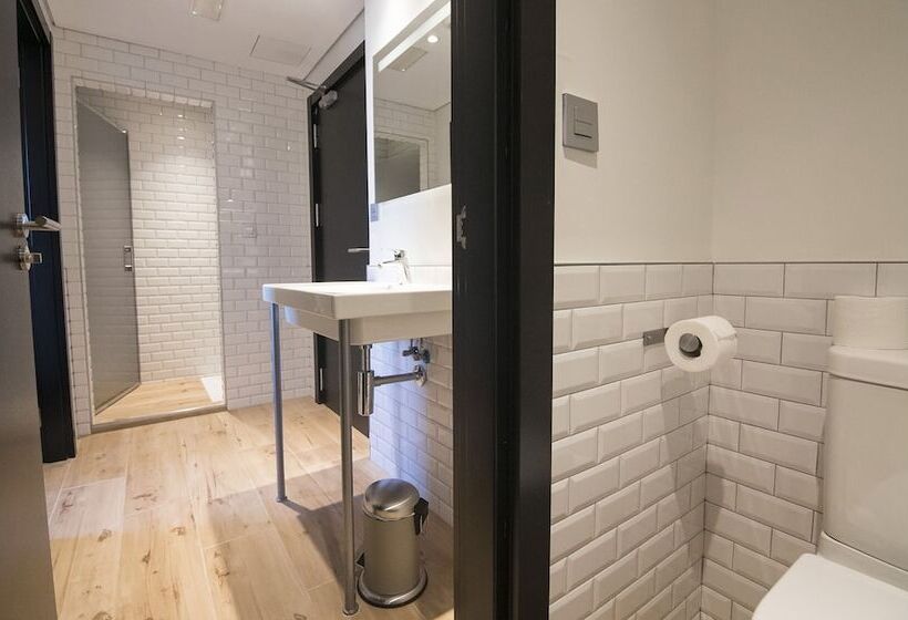 Deluxe-perhehuone, Koisi Hostel