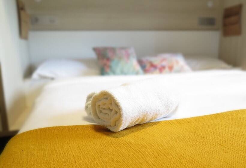 Deluxe-perhehuone, Koisi Hostel