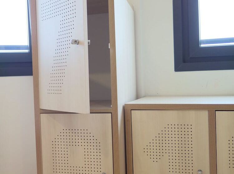 Perhehuone, Koisi Hostel