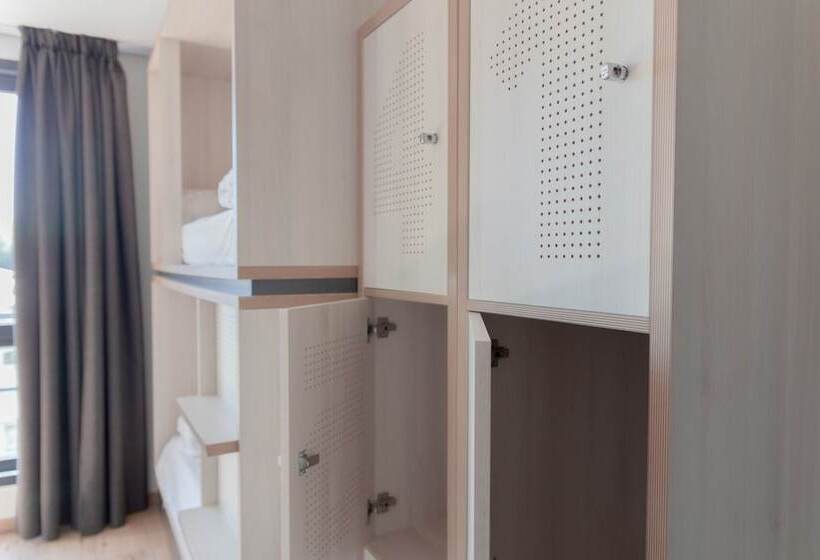 Perhehuone, Koisi Hostel