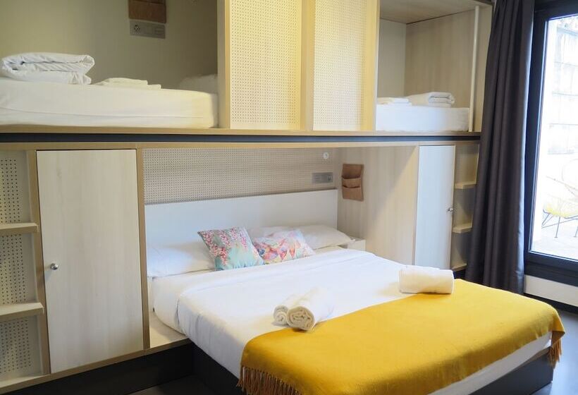 Deluxe-perhehuone, Koisi Hostel