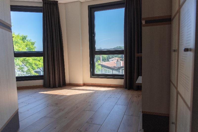 Perhehuone, Koisi Hostel