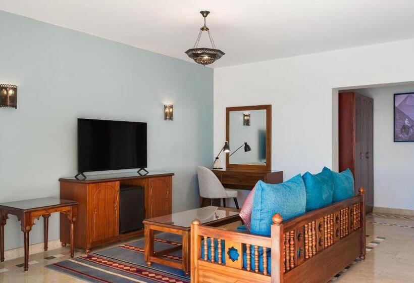 جناح جونيور مطلّ علي حمام السباحة, Marina Resort Port Ghalib, A Member Of Radisson Individuals