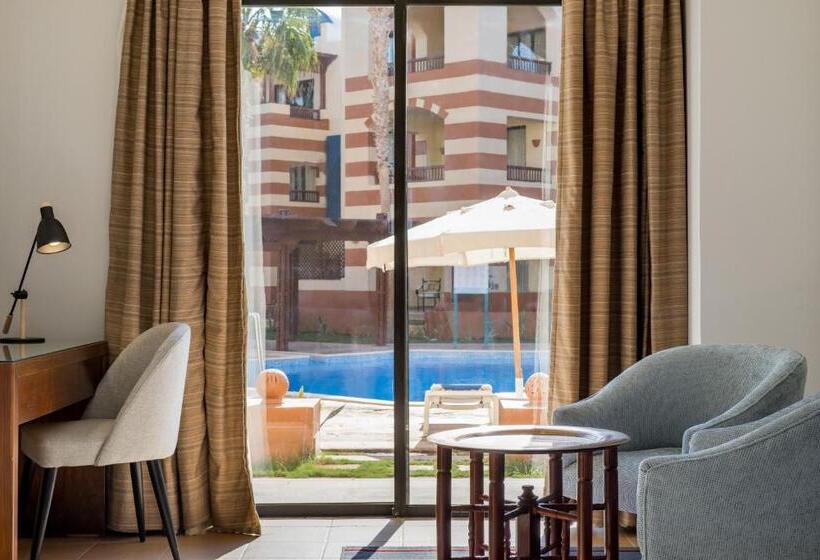 غرفة سوبيريور مطلة على حمام السباحة, Marina Resort Port Ghalib, A Member Of Radisson Individuals