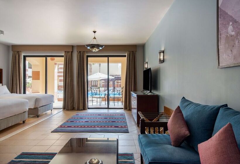 جناح جونيور مطلّ علي حمام السباحة, Marina Resort Port Ghalib, A Member Of Radisson Individuals
