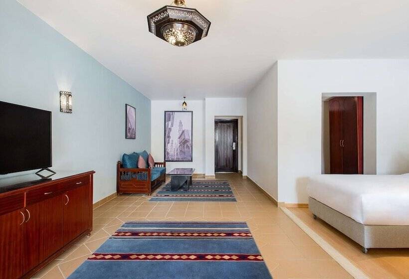 سوییت جونیور با چشم‌انداز استخر, Marina Resort Port Ghalib, A Member Of Radisson Individuals