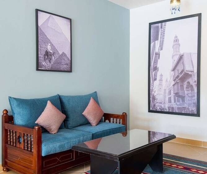 جناح جونيور مطلّ علي حمام السباحة, Marina Resort Port Ghalib, A Member Of Radisson Individuals