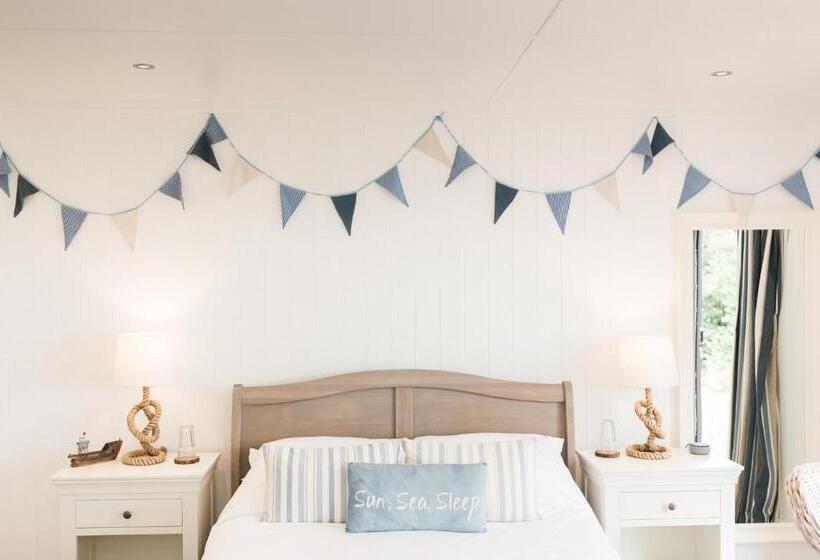 Chalet, Sea View Snugs At Laggan