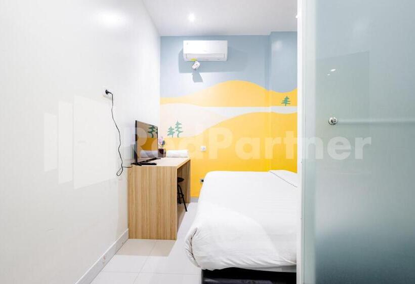 غرفة قياسية, Capital Cikokol Redpartner