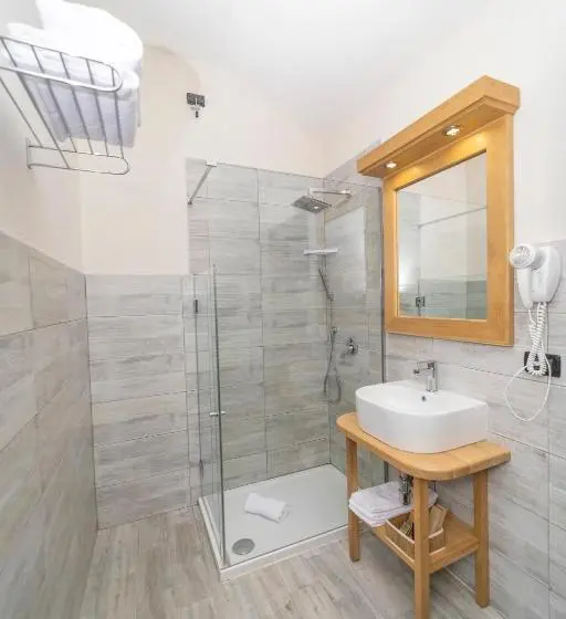 اتاق سوپریور با چشم‌انداز کوهستان, Hotiday Chalet Sestriere Vialattea