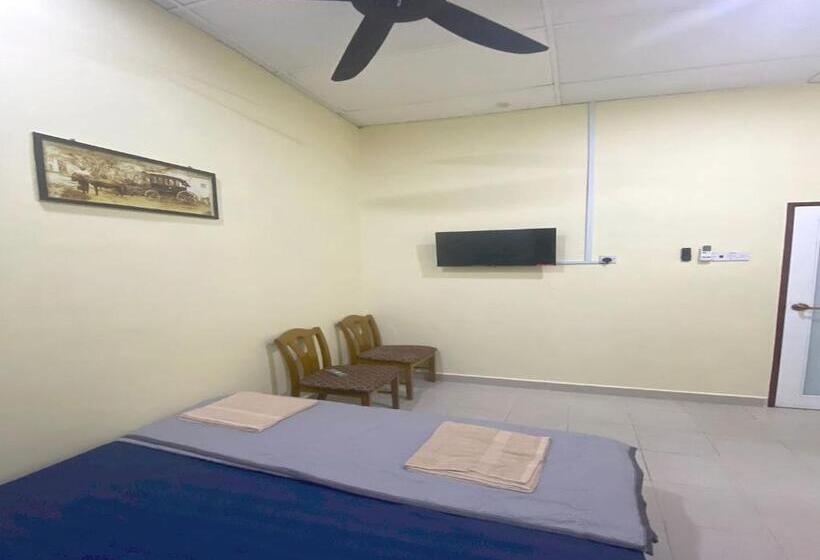 חדר סטנדרט חדר אמבטיה משותף, Oyo Home 90904 Ray Yan Guesthouse