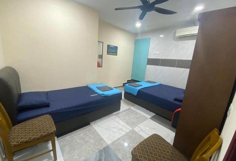 Номер Стандарт Трехместный, Oyo Home 90904 Ray Yan Guesthouse