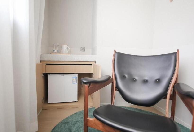 Junior Suite Deluxe, Read And Rest