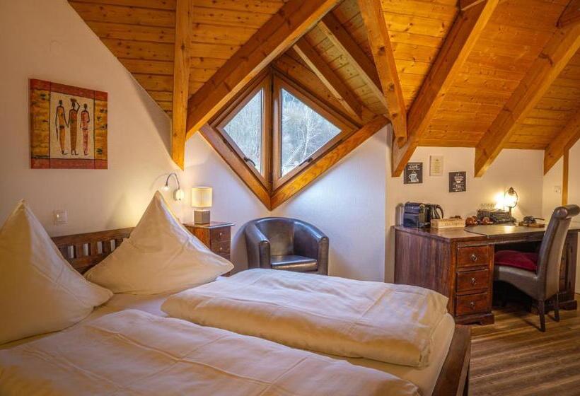 Номер Стандарт Трехместный, Restaurant Eifeler Seehütte