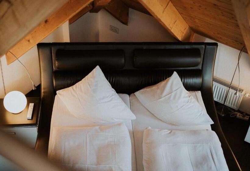 Suite with lake view, Restaurant Eifeler Seehütte