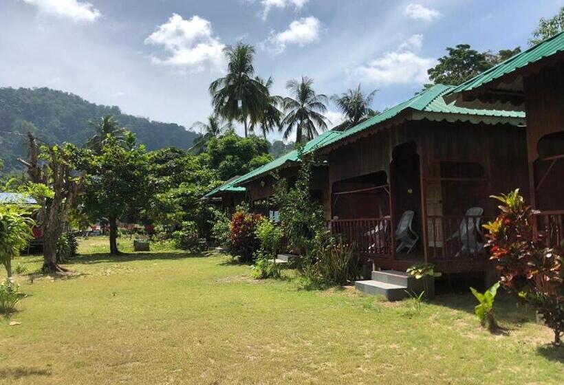 اتاق استاندارد چهار تخته, Pondok Sri Salang