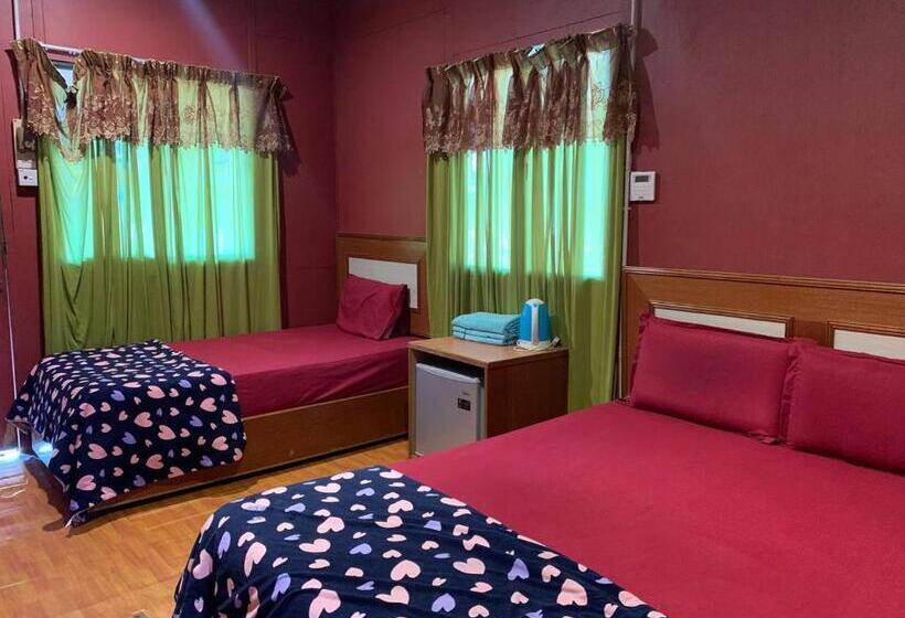 اتاق استاندارد سه نفره, Pondok Sri Salang