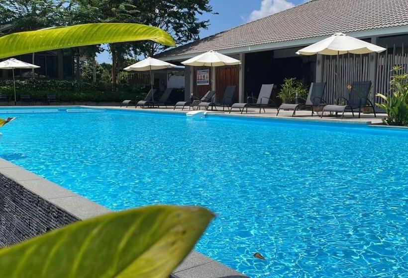 Номер Deluxe, Rebungan Resort Langkawi