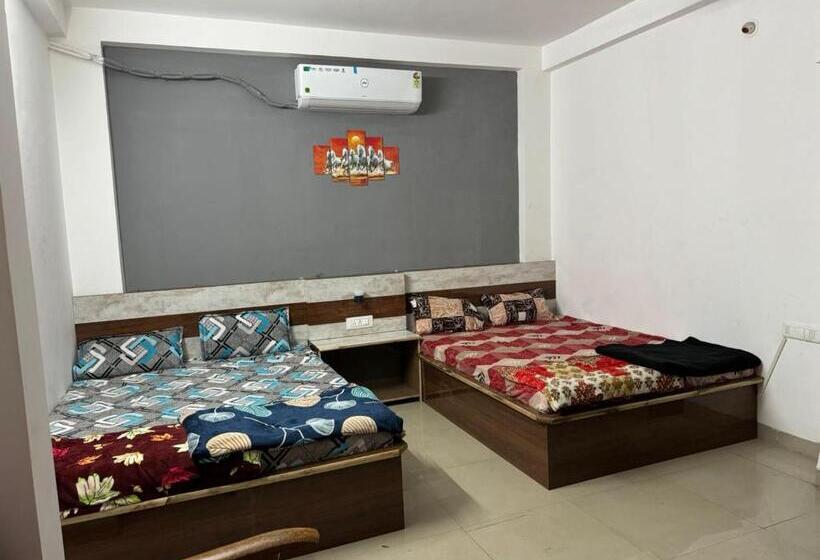 Номер Стандарт с Балконом, Amrat Villa