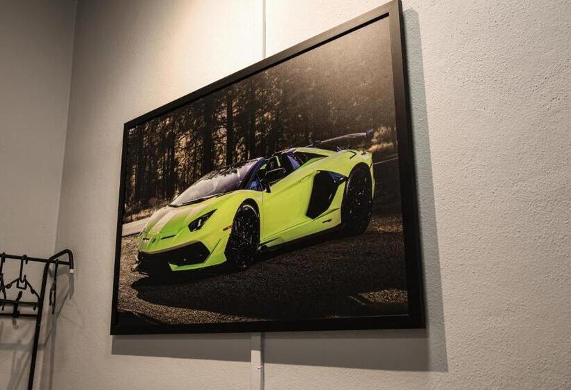 キングサイズベッドのスーペリアルーム, Fast Five At Gurney