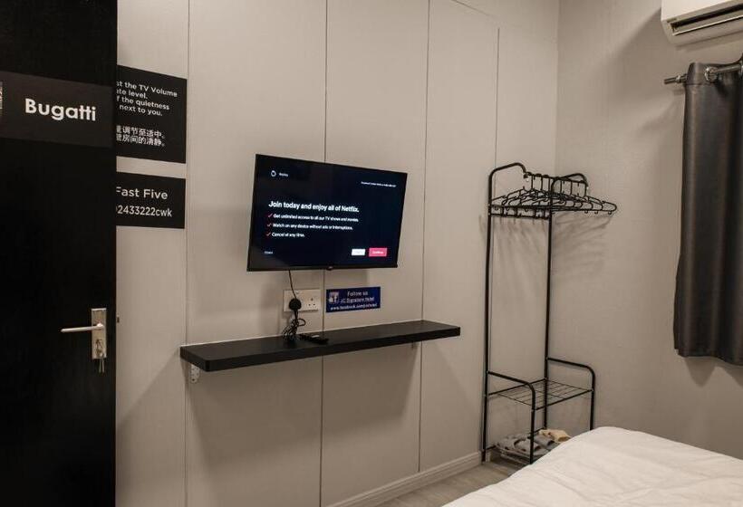 キングサイズベッドのデラックスルーム, Fast Five At Gurney