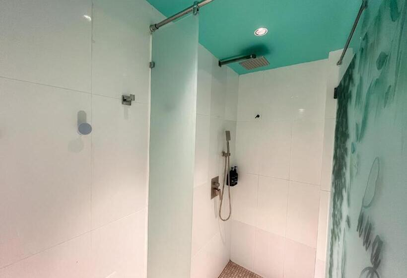 标准单人间共用浴室, Sleep Box Penang