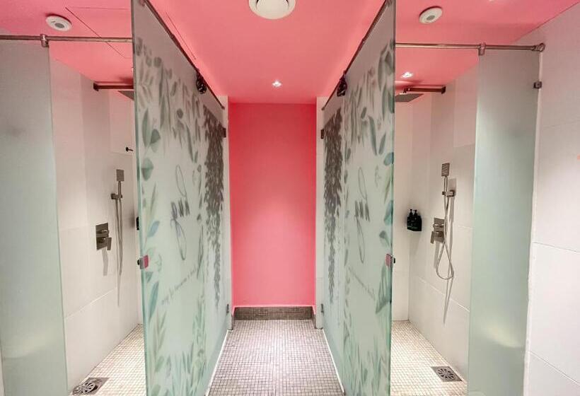 带共用浴室的标准房间, Sleep Box Penang