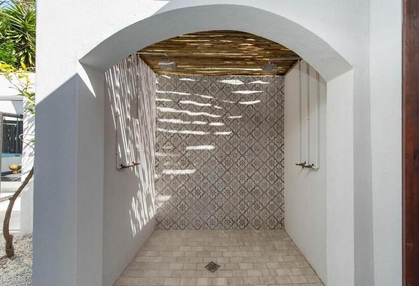 ガーデンビュースタンダードルーム, The Ivory Haus