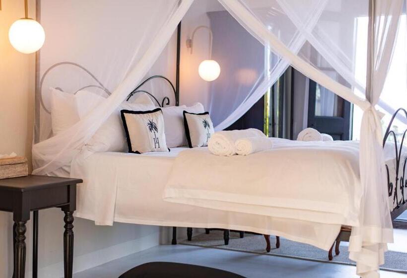 スイート, The Ivory Haus