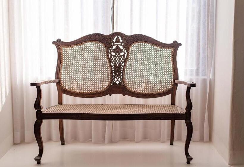 Люкс с Балконом, The Ivory Haus