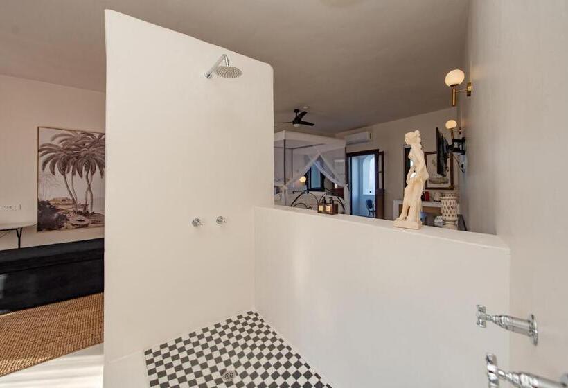 バルコニー付スイート, The Ivory Haus