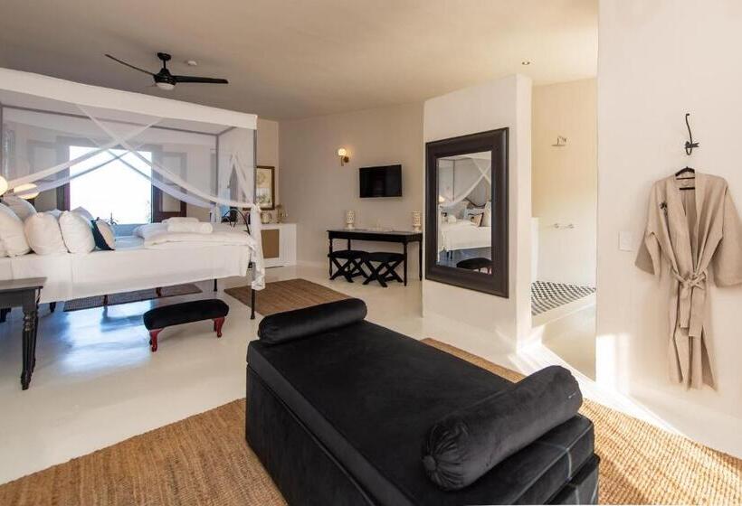 バルコニー付スイート, The Ivory Haus