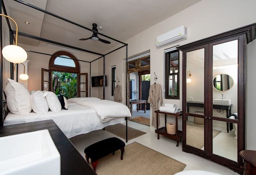 スイート, The Ivory Haus