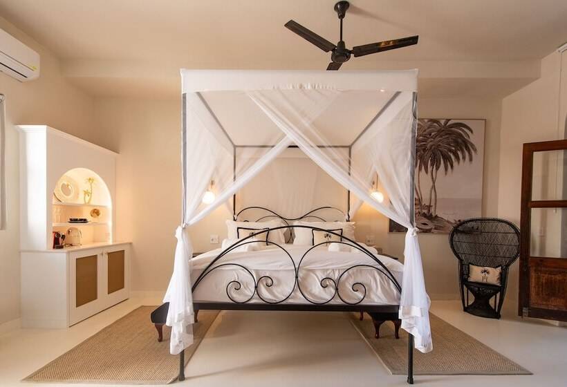 スイート, The Ivory Haus