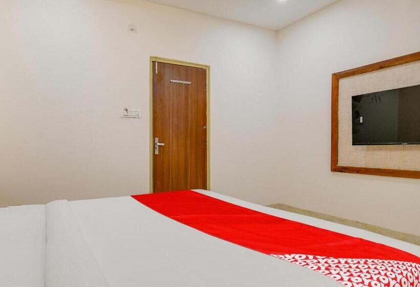 トリプルクラシックルーム, Oyo Hotel Bliss Stay