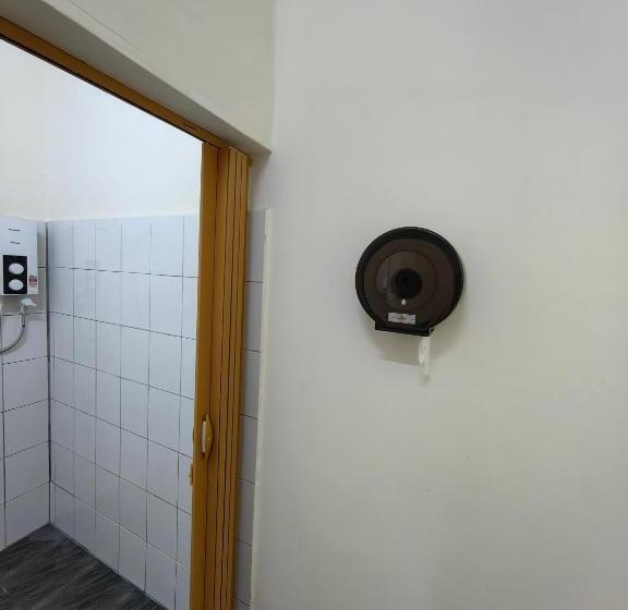 带共用浴室的标准房间, 22a Hostel