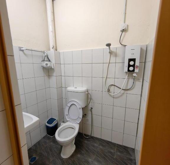 标准单人间共用浴室, 22a Hostel