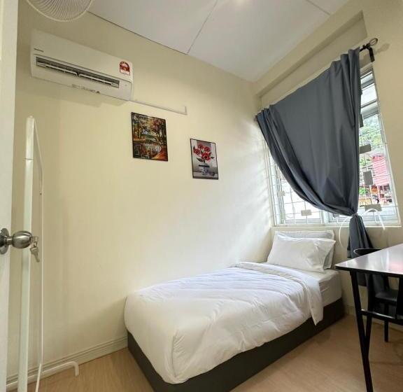 标准单人间共用浴室, 22a Hostel