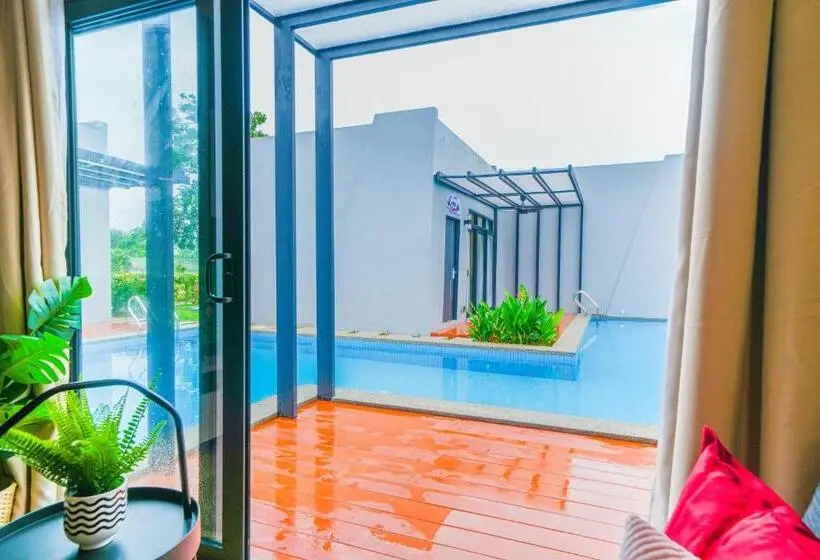 プールビュースタンダードステューディオ, Hangouts Urban Eco Langkawi