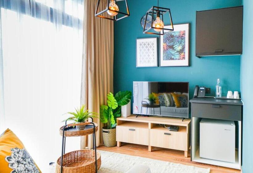 标准工作室带泳池景, Hangouts Urban Eco Langkawi