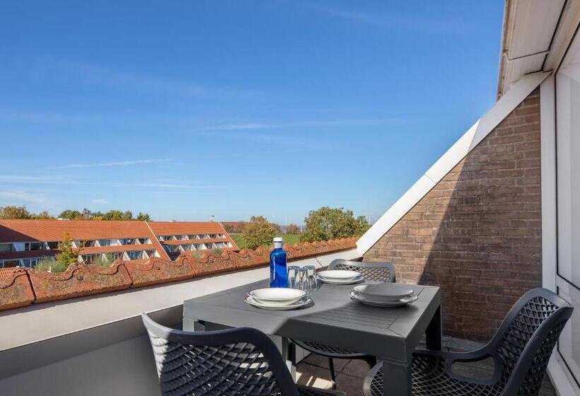 Четырехместный Номер Стандарт с Балконом, Summio Parc Aquadelta