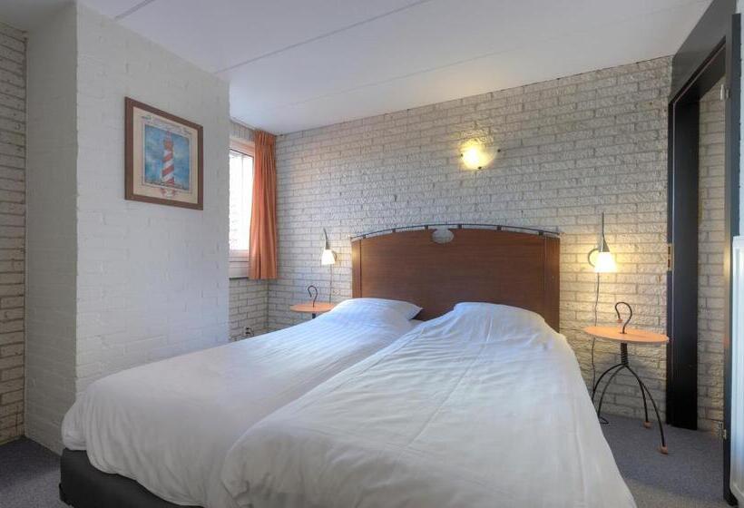 Четырехместный Номер Стандарт с Балконом, Summio Parc Aquadelta