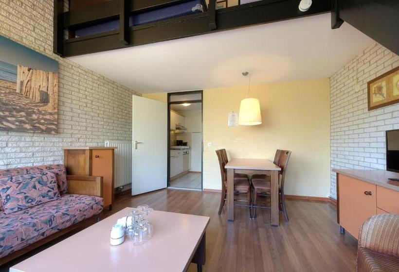 Четырехместный Номер Стандарт с Балконом, Summio Parc Aquadelta