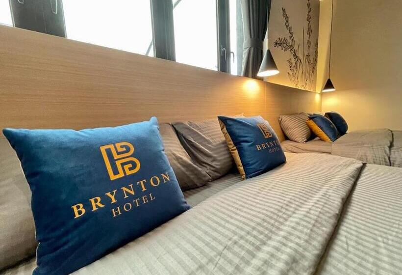 اتاق لوکس چهار تخته, Brynton At Centrum