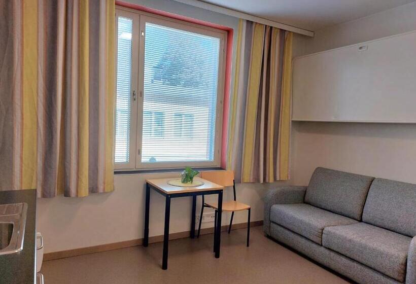 غرفة قياسية ثلاثية, Hostel Teopolis